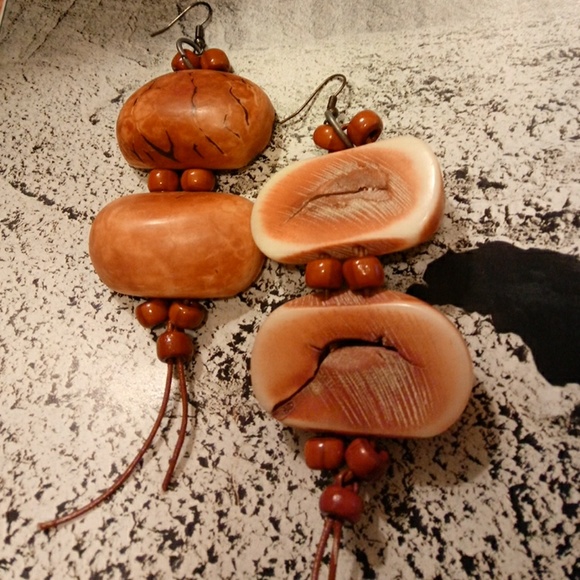 ARTISAN TUGUA NUT BRACELET/EARRINGS - Picture 3 of 4